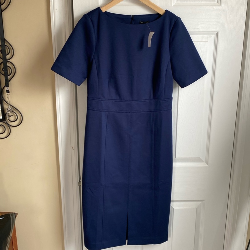 Ann Taylor The Seamed Sheath dress new with tags size 6 navy blue